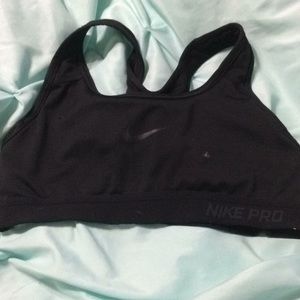 Nike pro sports bra